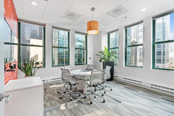 Suite 700 Interior