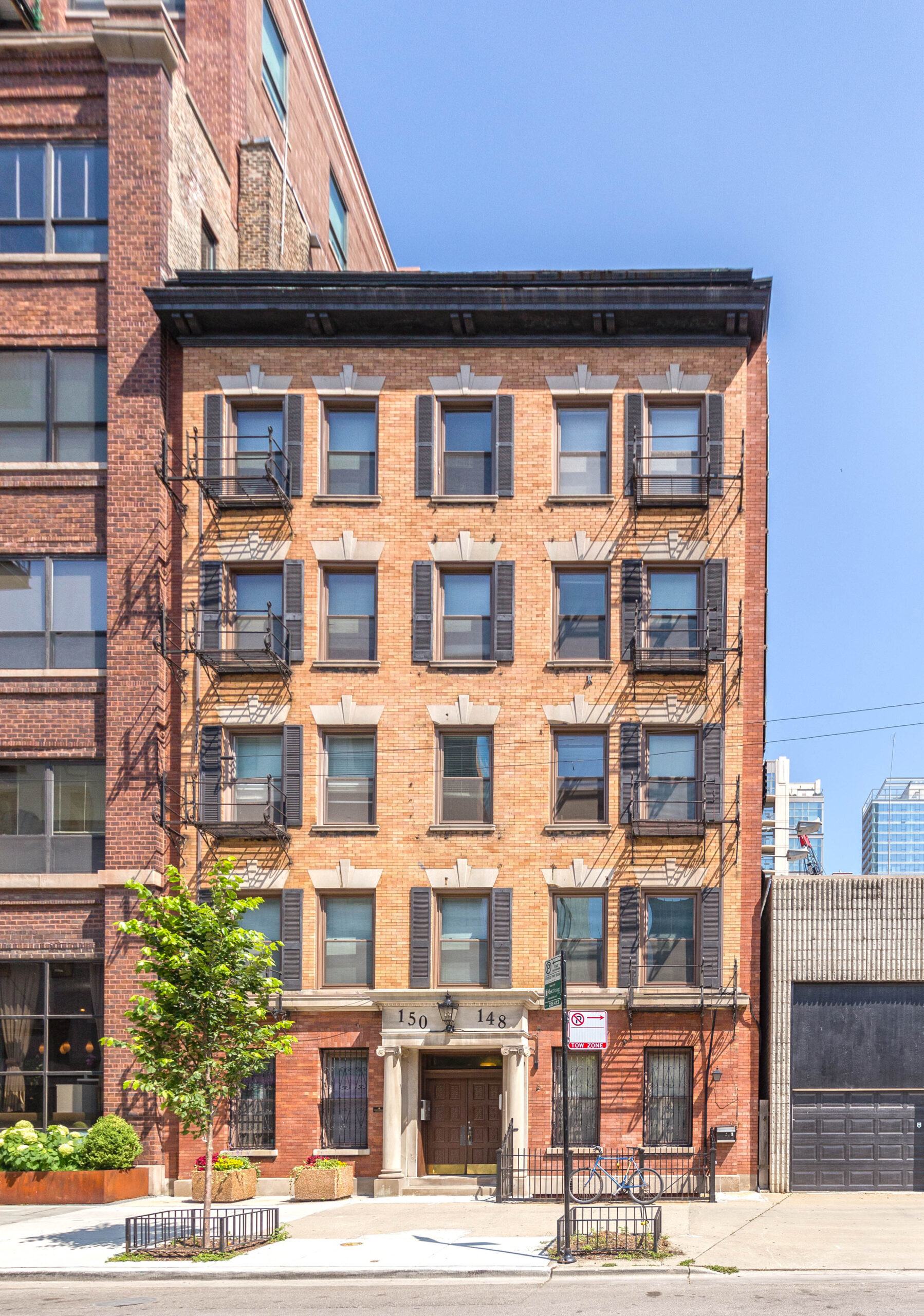 148-150 W Huron Exterior