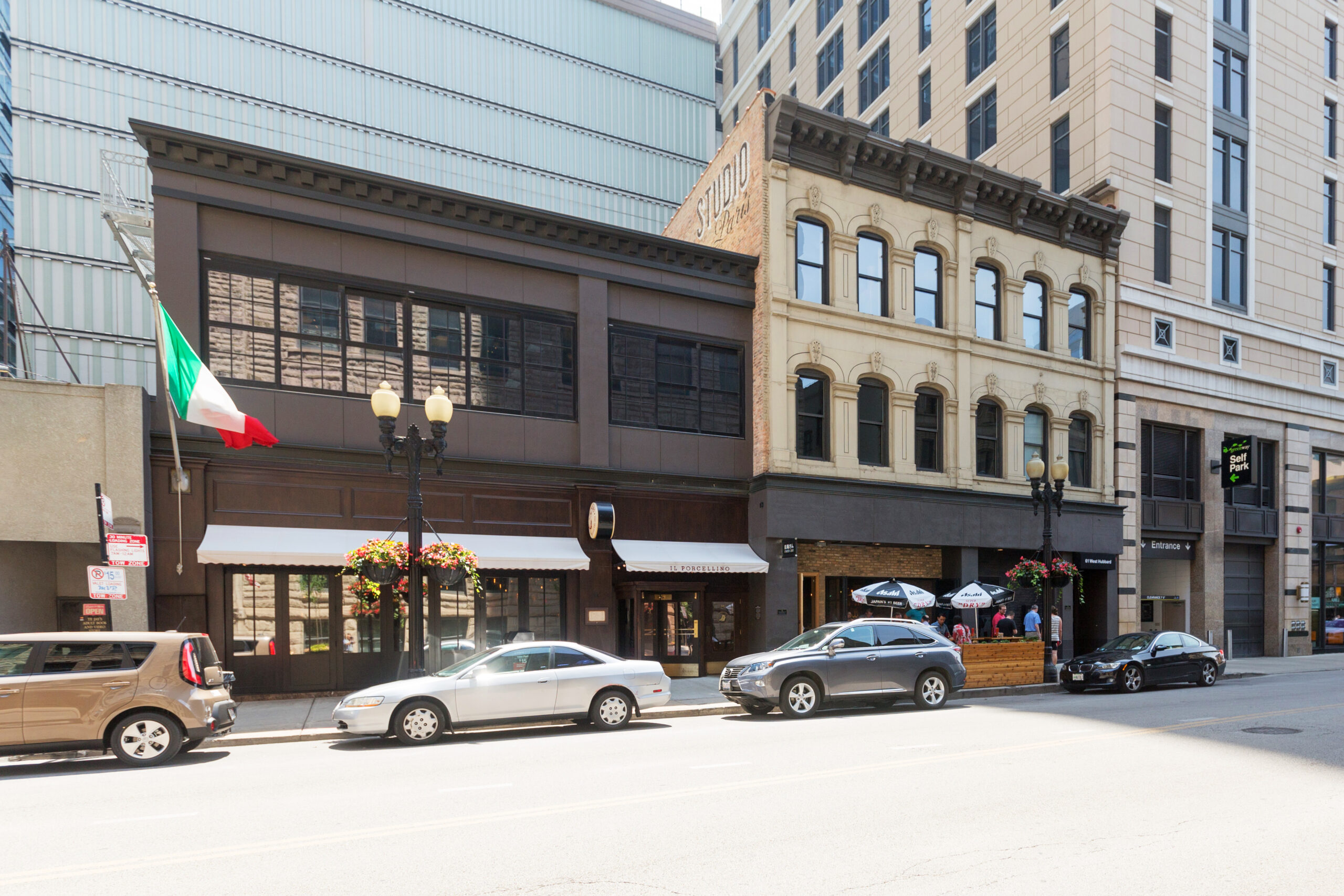 59-61 W Hubbard Exterior