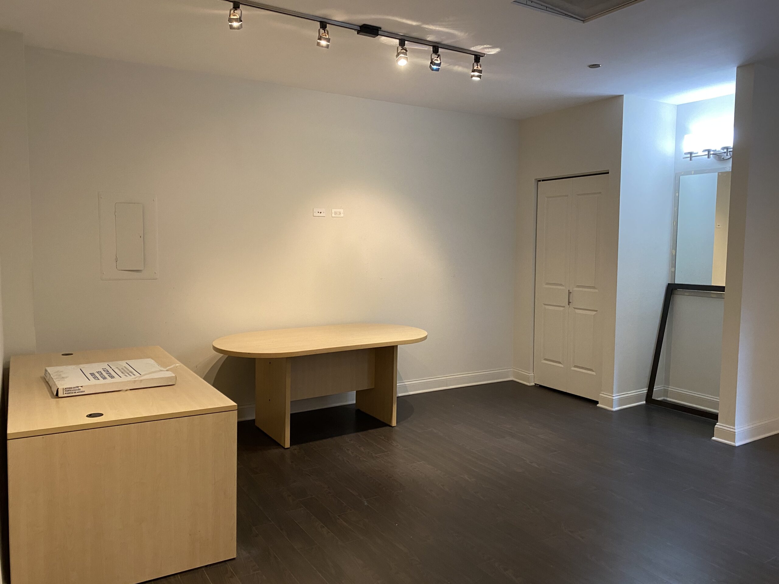 430-436 N Clark Interior
