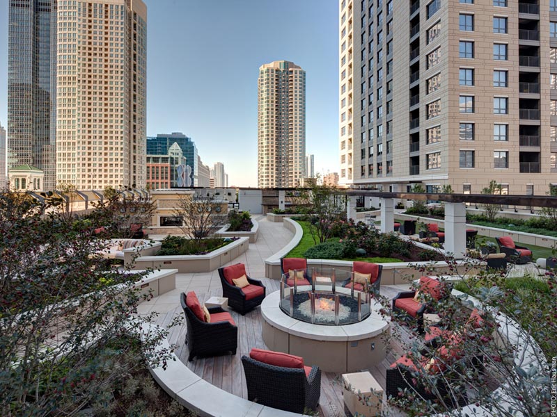 AMLI River North - Terrace