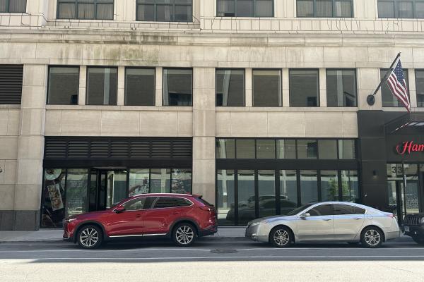 33 W Illinois Exterior