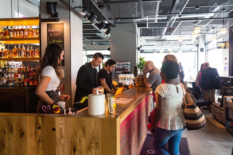 Moxy Hotel - Bar 2