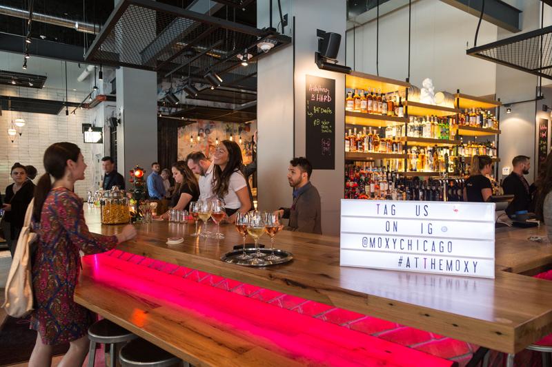 Moxy Hotel - Bar